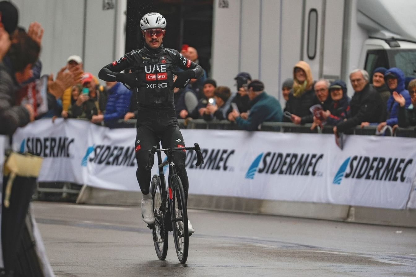 الإمارات للدراجات يحقق انتصارين في إيطاليا وكاتالونيا