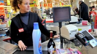 تراجع طفيف بمؤشر ثقة الأسر الفرنسية وسط تفاؤل حذر بشأن الاستهلاك