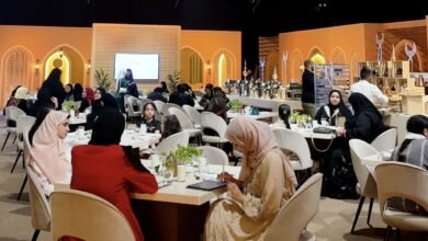 جميلة القاسمي تشارك منتسبي "الشارقة للخدمات الإنسانية "مأدبة إفطار رمضانية