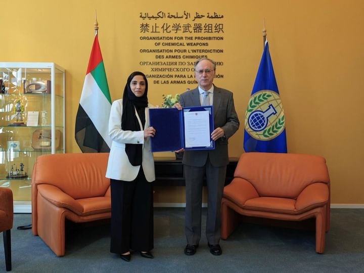 المندوبة الدائمة لدولة الإمارات لدى منظمة حظر الأسلحة الكيميائية تقدم أوراق اعتمادها إلى المدير العام