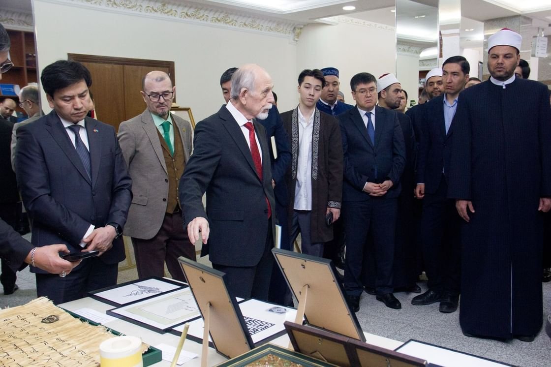 "حكماء المسلمين" ينظم حفل إفطار جماعيا ومعرضا للخط الإسلامي في كازاخستان 1 "حكماء المسلمين" ينظم حفل إفطار جماعيا ومعرضا للخط الإسلامي في كازاخستان