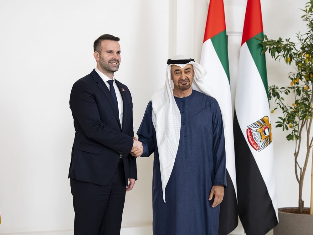 رئيس الدولة يبحث مع رئيس وزراء مونتينيغرو تعزيز علاقات التعاون ويشهد توقيع اتفاقيتين بين البلدين 1 رئيس الدولة يبحث مع رئيس وزراء مونتينيغرو تعزيز علاقات التعاون ويشهد توقيع اتفاقيتين بين البلدين