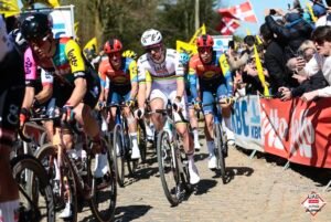 “الإمارات للدراجات” يتوج بلقب سباق "فلاندرز" في بلجيكا