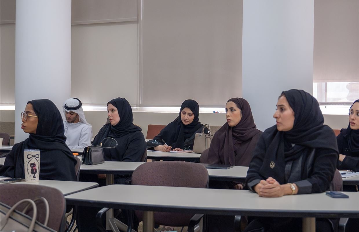 المكتب الإعلامي لحكومة الشارقة يطلق النسخة الثالثة من دبلوم الاتصال الحكومي الإستراتيجي 1 المكتب الإعلامي لحكومة الشارقة