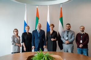 طلبة مدارس الإمارات الوطنية يزورون مدرسة بريماكوف في موسكو