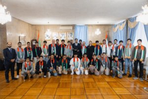 طلبة مدارس الإمارات الوطنية يزورون مدرسة بريماكوف في موسكو