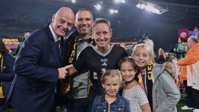 "فيفا" يدعم الحكمات للتوفيق بين الأمومة والتحكيم