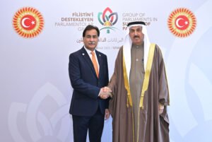 صقر غباش يبحث مع رئيس الجمعية الوطنية الباكستانية تعزيز التعاون