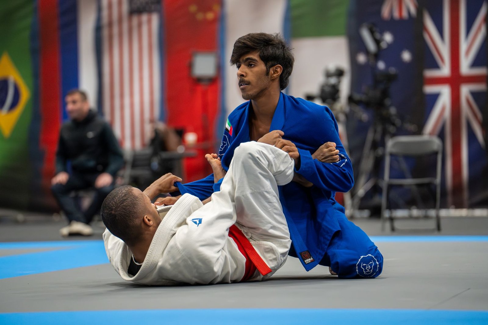 أبطال الإمارات يرفعون رصيدهم إلى 10 ميداليات في "أبوظبي جراند سلام للجوجيتسو" بلندن 1 أبطال الإمارات