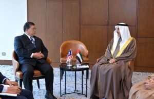 صقر غباش ورئيس مجلس النواب الماليزي يبحثان التعاون البرلماني الثنائي