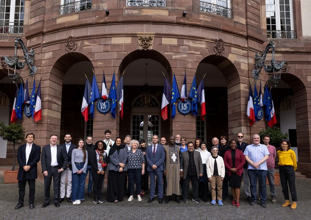 الشارقة تشارك في اجتماع شبكة العواصم العالمية للكتاب بفرنسا 1 الشارقة تشارك في اجتماع شبكة العواصم العالمية للكتاب بفرنسا