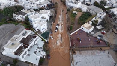 عواصف شديدة تضرب جزرا يونانية لليوم الثاني