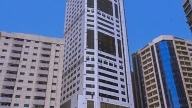 شرطة الشارقة توضح تداعيات حريق برج سكني من 52 طابقا