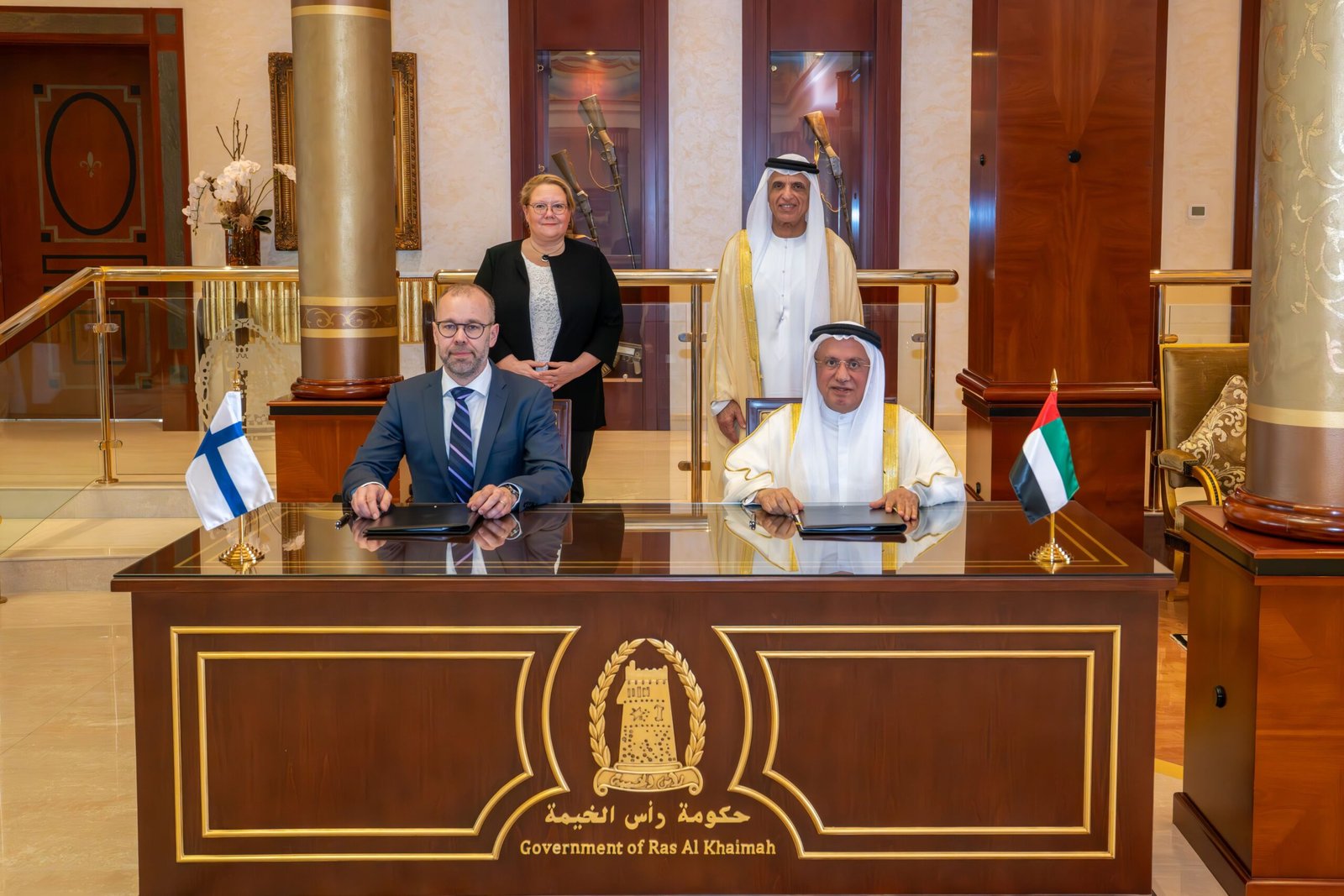 سعود بن صقر يشهد توقيع مذكرة تفاهم بين حكومة رأس الخيمة ومنطقة لاهتي الفنلندية 1 سعود بن صقر يشهد توقيع مذكرة تفاهم بين حكومة رأس الخيمة ومنطقة لاهتي الفنلندية