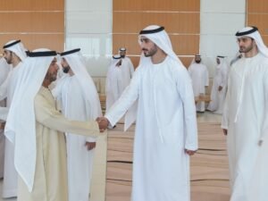 حاكم أم القيوين يتقبل تعازي سرور بن محمد في وفاة الشيخة حصة بنت حميد الشامسي
