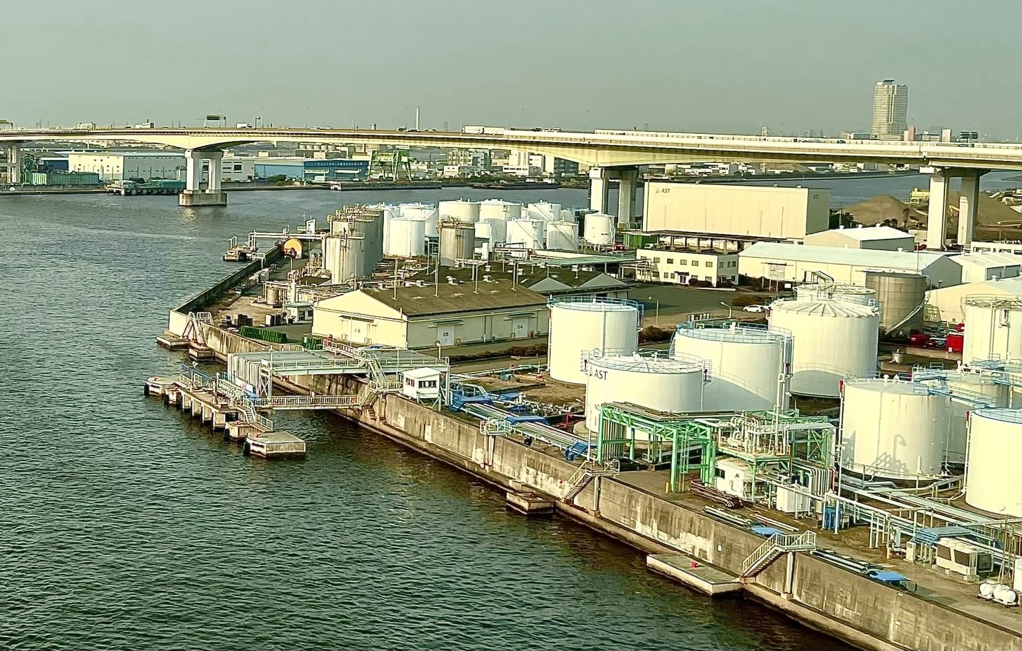 38.4 بالمائة من واردات اليابان النفطية خلال فبراير من الإمارات