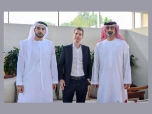 عمار بن حميد يستقبل رئيس مجموعة "كريبتو دوت كوم" ويبحث التعاون في مجال التقنيات الرقمية
