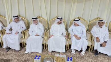 عبدالله بن سالم القاسمي وسلطان بن أحمد القاسمي يقدمان واجب العزاء في وفاة علياء جمعة عبدالله