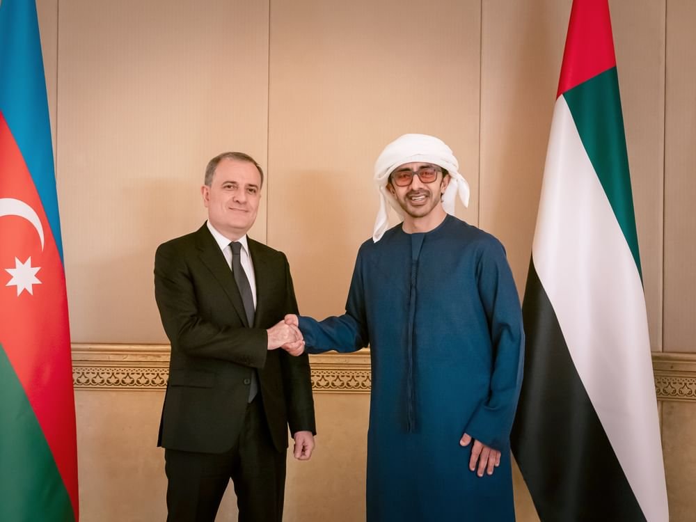 عبدالله بن زايد يستقبل وزير خارجية أذربيجان ويبحثان تعزيز العلاقات الثنائية بين البلدين 1 عبدالله بن زايد يستقبل وزير خارجية أذربيجان ويبحثان تعزيز العلاقات الثنائية بين البلدين