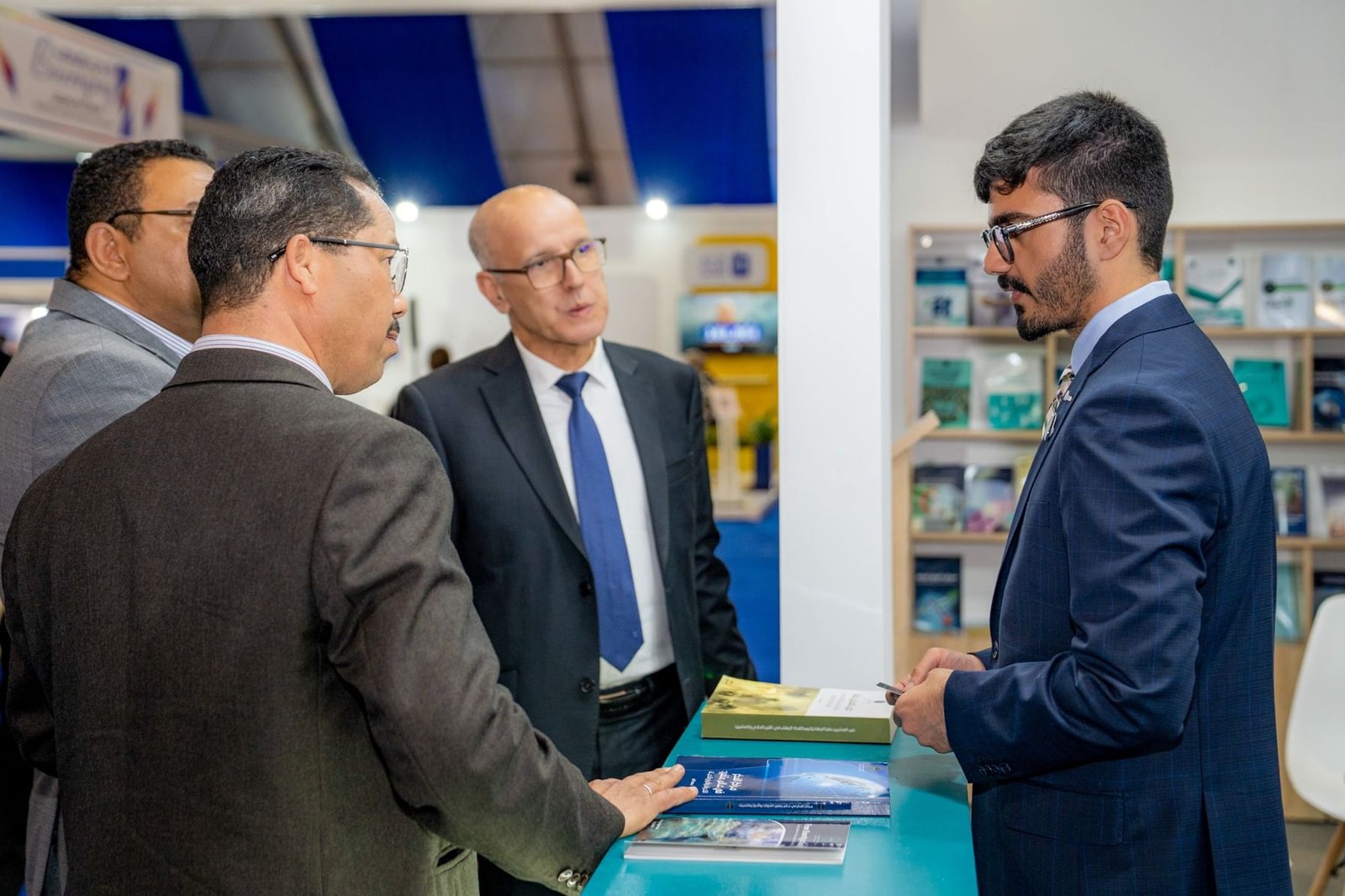 جناح "تريندز" يستقطب جمهور معرض الرباط الدولي للكتاب