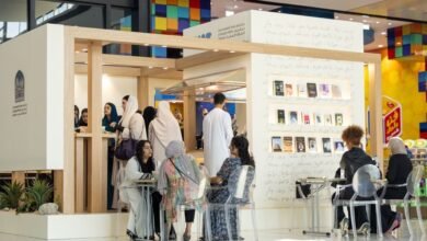 "مكتبات الشارقة" تفتتح معرض "عدسة البدايات الأدبية" احتفاءً بمئوية تأسيسها
