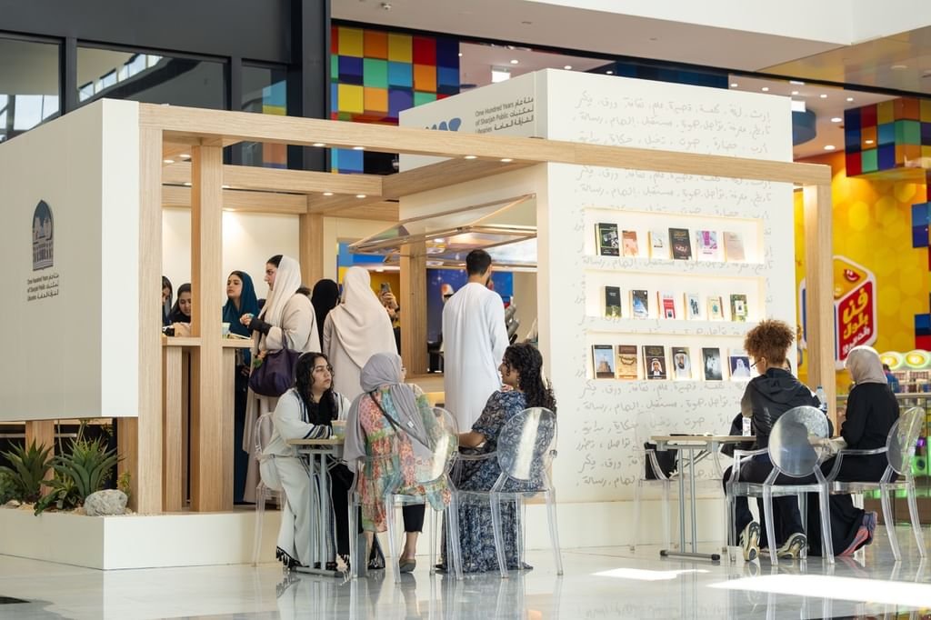 "مكتبات الشارقة" تفتتح معرض "عدسة البدايات الأدبية" احتفاءً بمئوية تأسيسها 1 "مكتبات الشارقة" تفتتح معرض "عدسة البدايات الأدبية" احتفاءً بمئوية تأسيسها