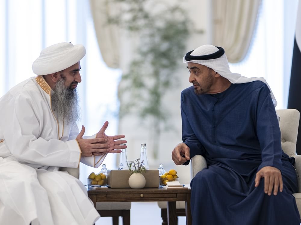 رئيس الدولة يستقبل رئيس مؤسسة خيرية 1 رئيس الدولة يستقبل رئيس مؤسسة خيرية