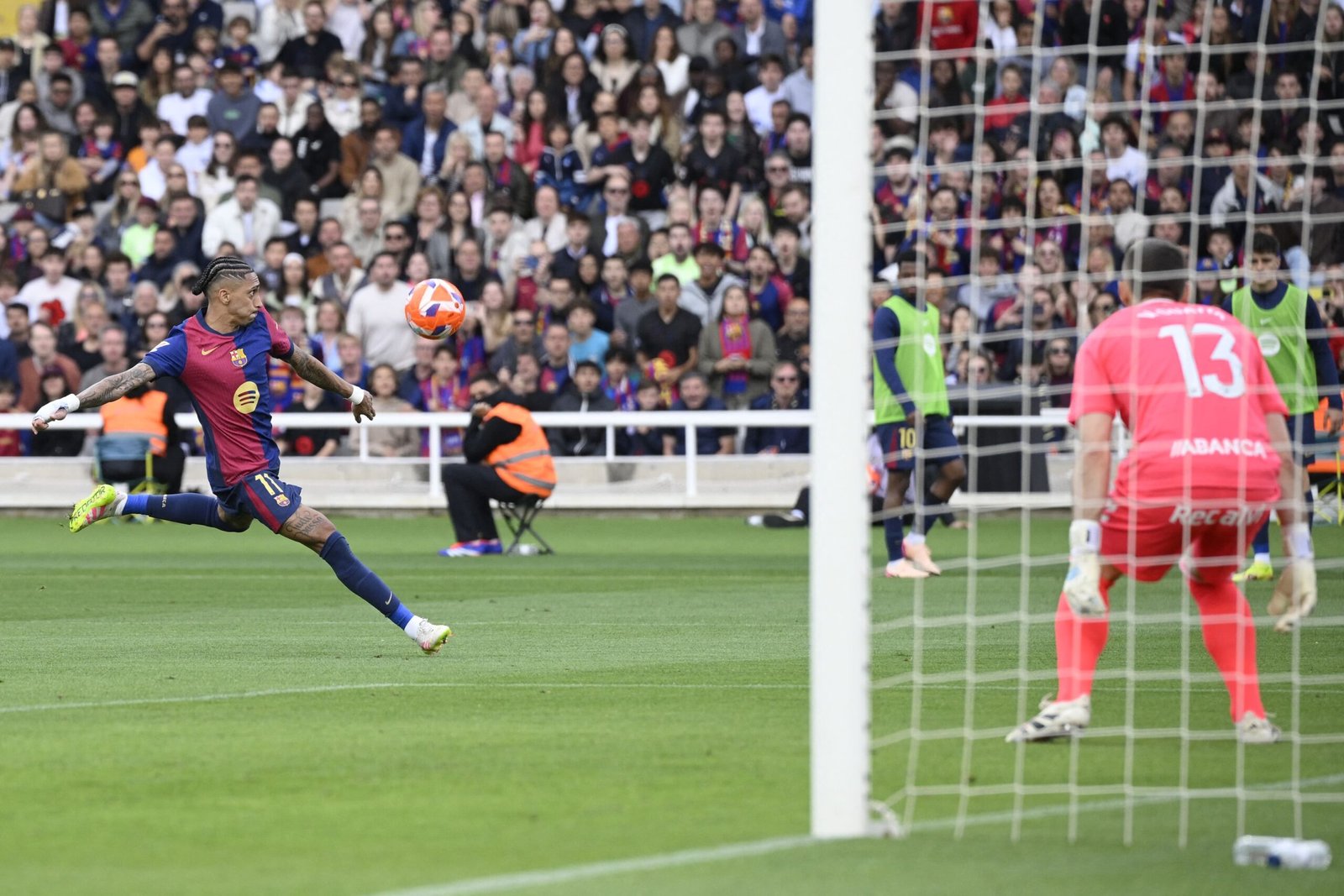 برشلونة يفوز على سيلتا فيجو ويعزز صدارته للدوري الإسباني