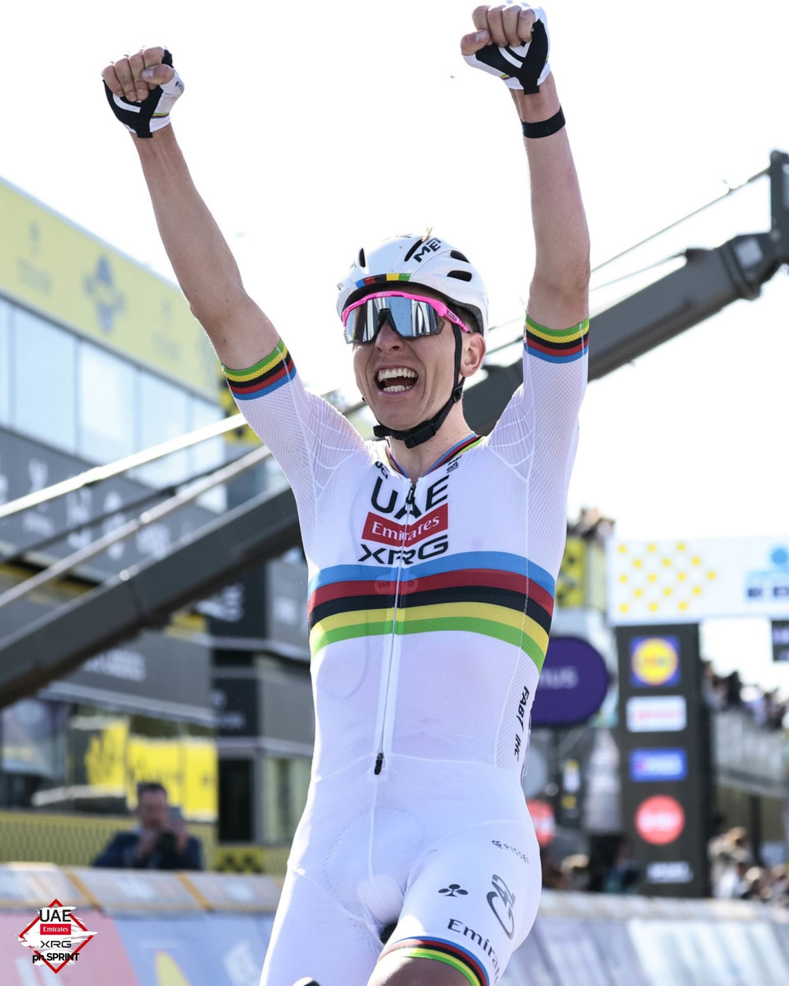 “الإمارات للدراجات” يتوج بلقب سباق "فلاندرز" في بلجيكا