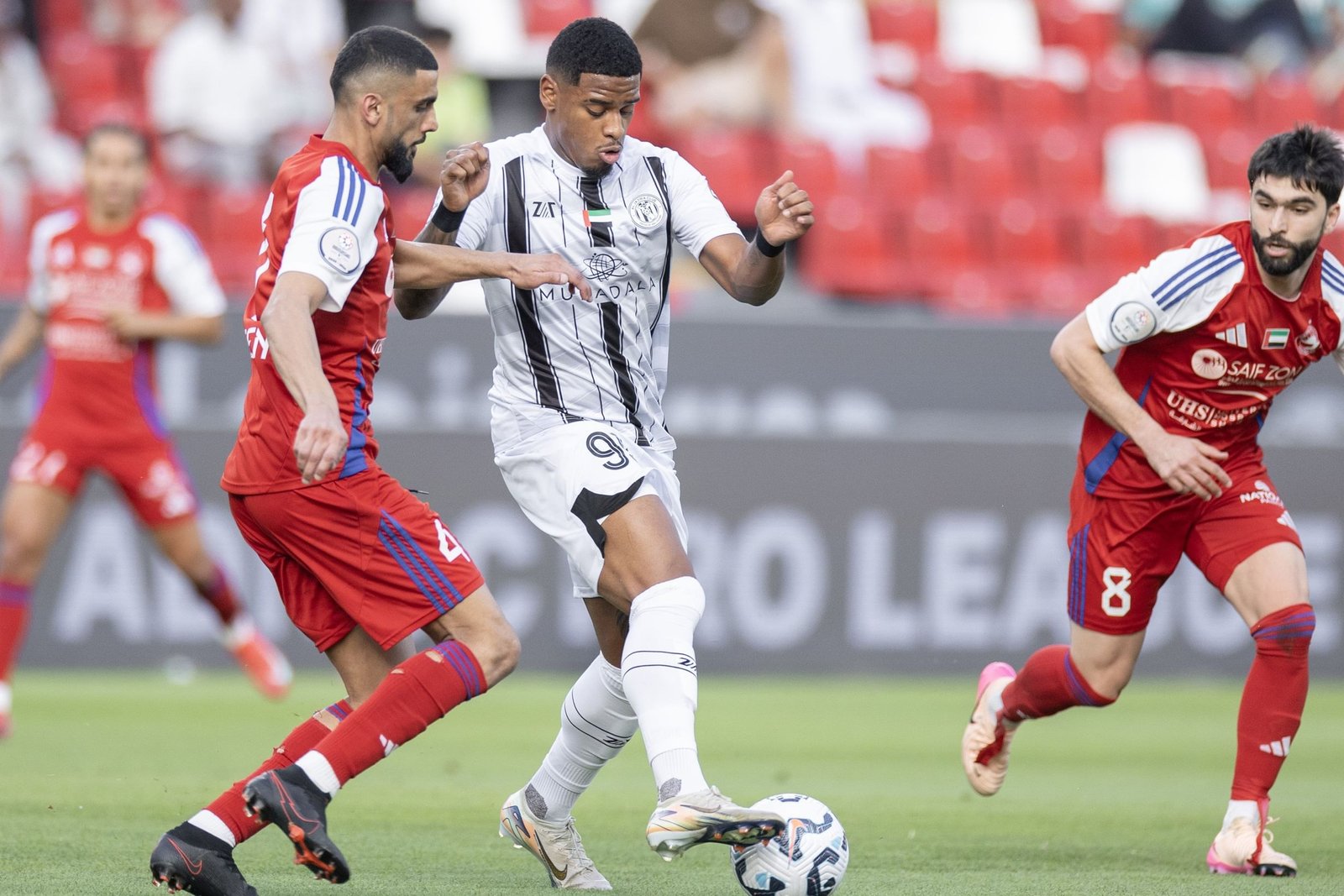 تعادل الجزيرة والشارقة في دوري أدنوك للمحترفين