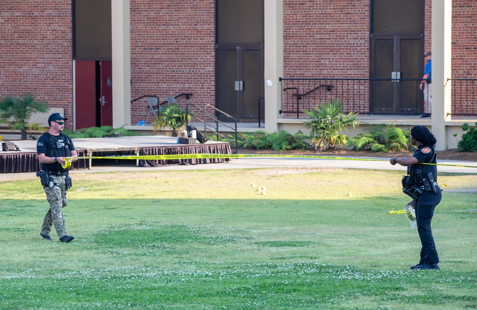 مقتل شخصين في حادث إطلاق نار بجامعة فلوريدا 1 مقتل شخصين في حادث إطلاق نار بجامعة فلوريدا
