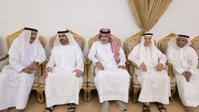 عبدالله بن سالم القاسمي يقدم واجب العزاء في وفاة موزة بنت حميد المزروعي