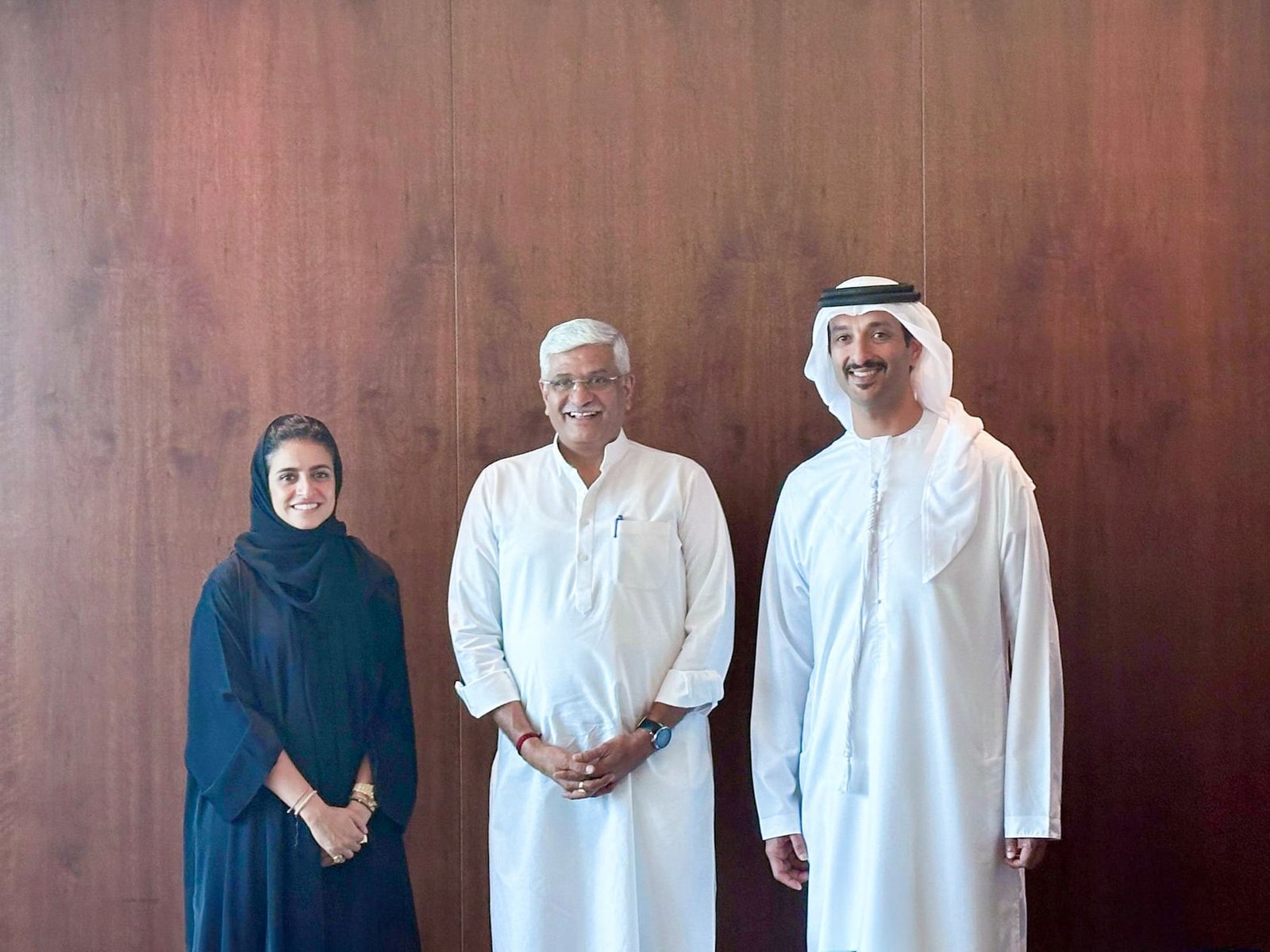 الإمارات والهند تبحثان آليات جديدة لتطوير التعاون الثنائي في قطاعي السياحة والضيافة