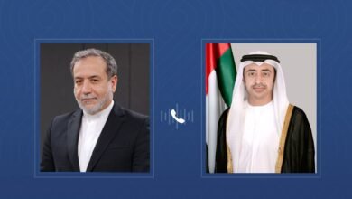 عبدالله بن زايد يتلقى اتصالا هاتفيا من وزير خارجية إيران