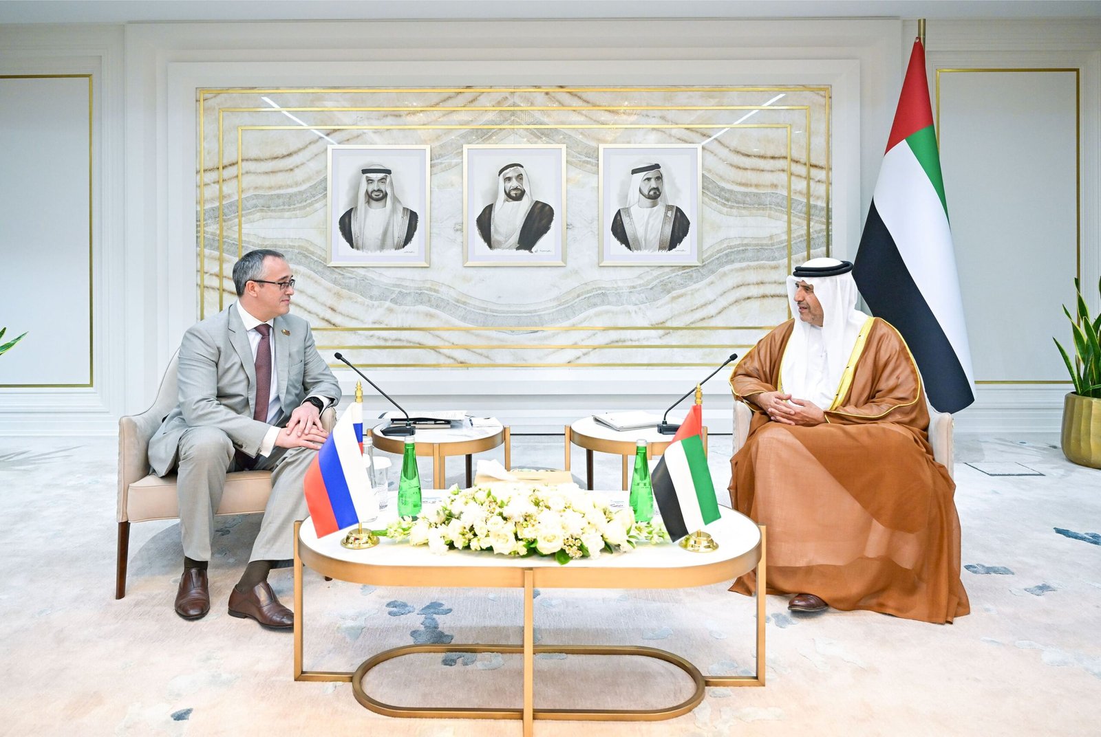 النائب الأول لرئيس المجلس الوطني الاتحادي يستقبل رئيس مجلس الدوما لمدينة موسكو 1 النائب الأول لرئيس المجلس الوطني الاتحادي يستقبل رئيس مجلس الدوما لمدينة موسكو