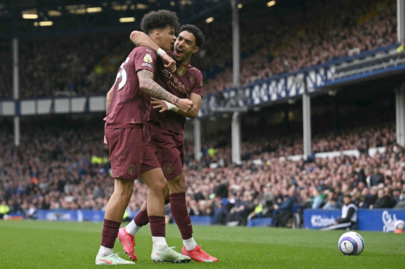 مانشستر سيتي يفوز على إيفرتون في الدوري الإنجليزي