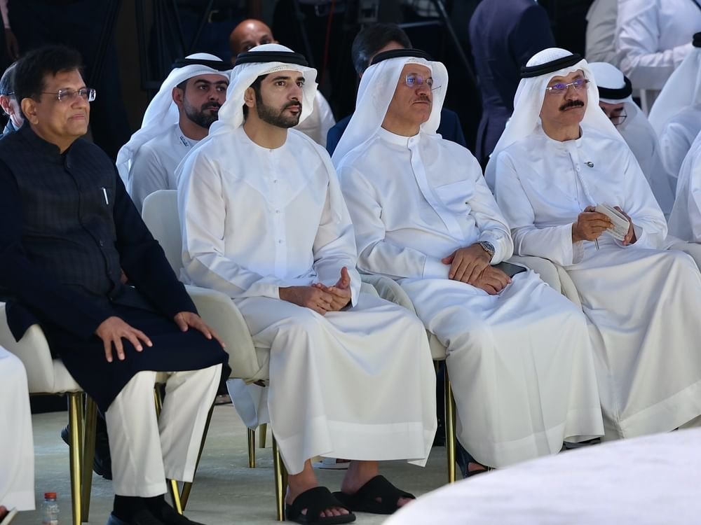 بحضور حمدان بن محمد ووزير التجارة والصناعة الهندي..موانئ دبي العالمية تعلن بدء بناء "بهارات مارت" في دبي على مساحة 2.7 مليون قدم مربع 1 بحضور حمدان بن محمد ووزير التجارة والصناعة الهندي..موانئ دبي العالمية تعلن بدء بناء "بهارات مارت" في دبي على مساحة 2.7 مليون قدم مربع