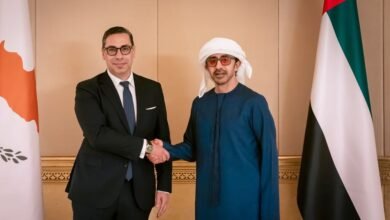 عبدالله بن زايد يستقبل وزير خارجية قبرص