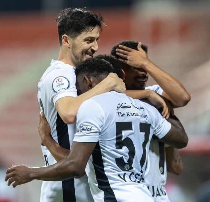 شباب الأهلي يفوز على خورفكان في دوري ادنوك للمحترفين