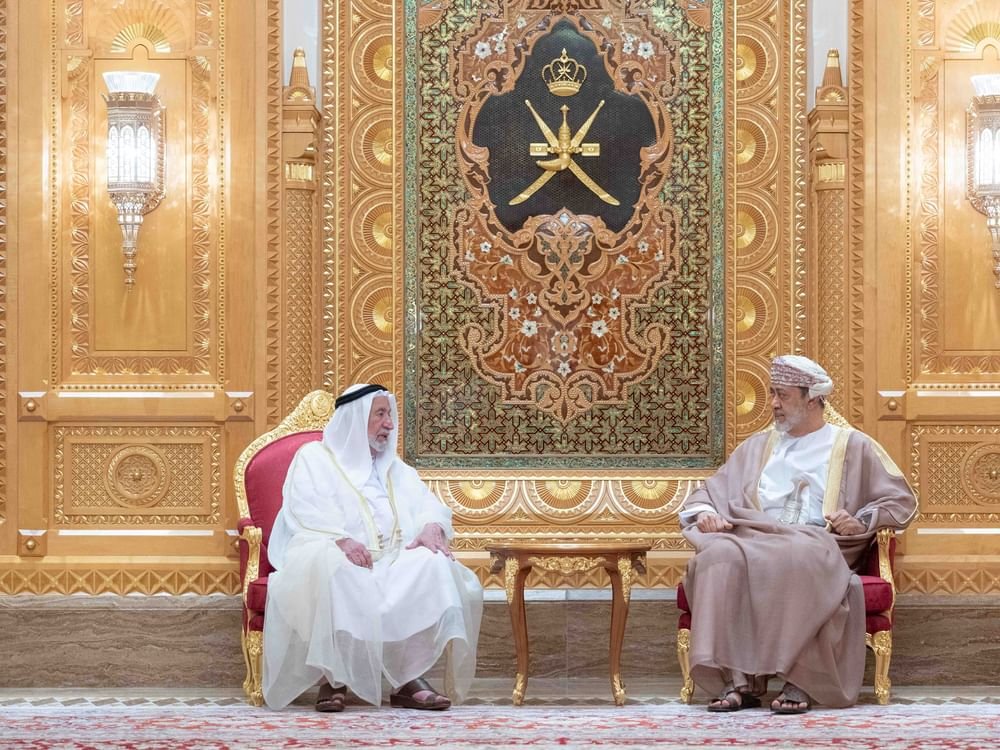 سلطان عمان يستقبل حاكم الشارقة في قصر العلم 1 سلطان عمان يستقبل حاكم الشارقة في قصر العلم