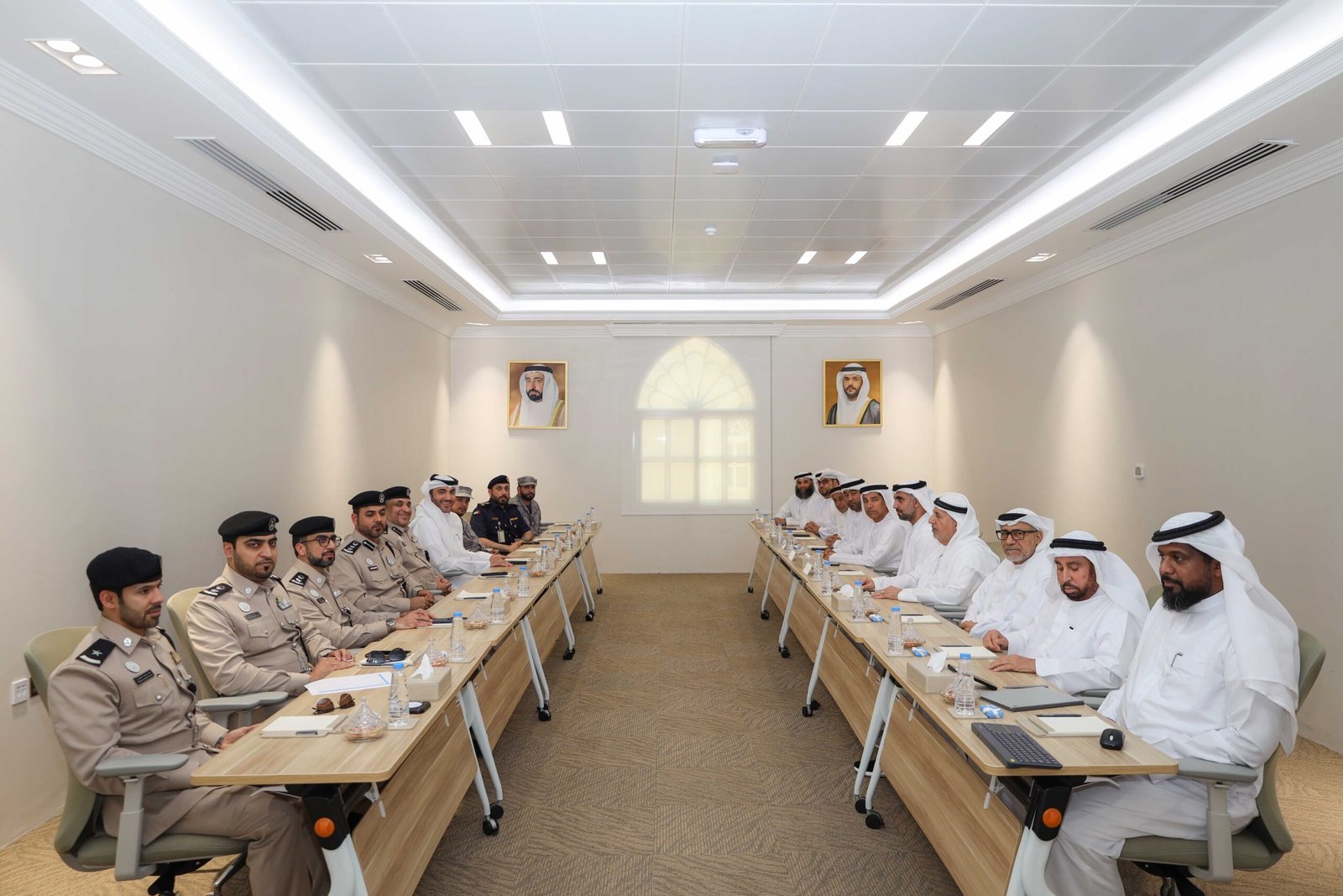 "بلدي دبا الحصن" يبحث تطوير المنافذ الحدودية بالمدينة