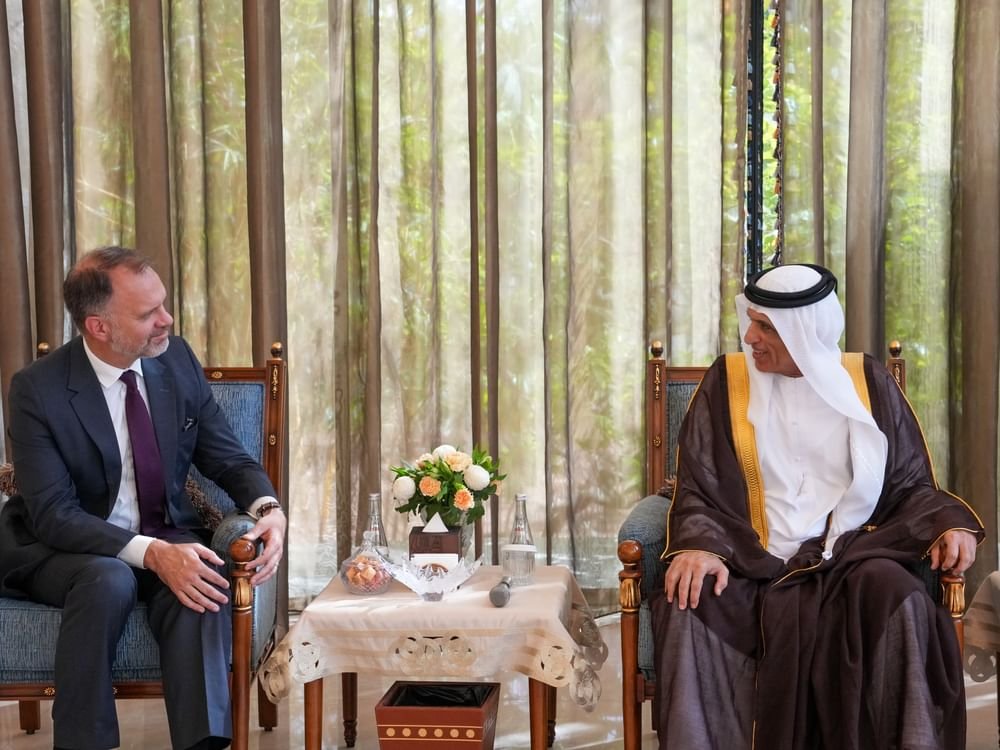 سعود بن صقر يستقبل القنصل الأمريكي