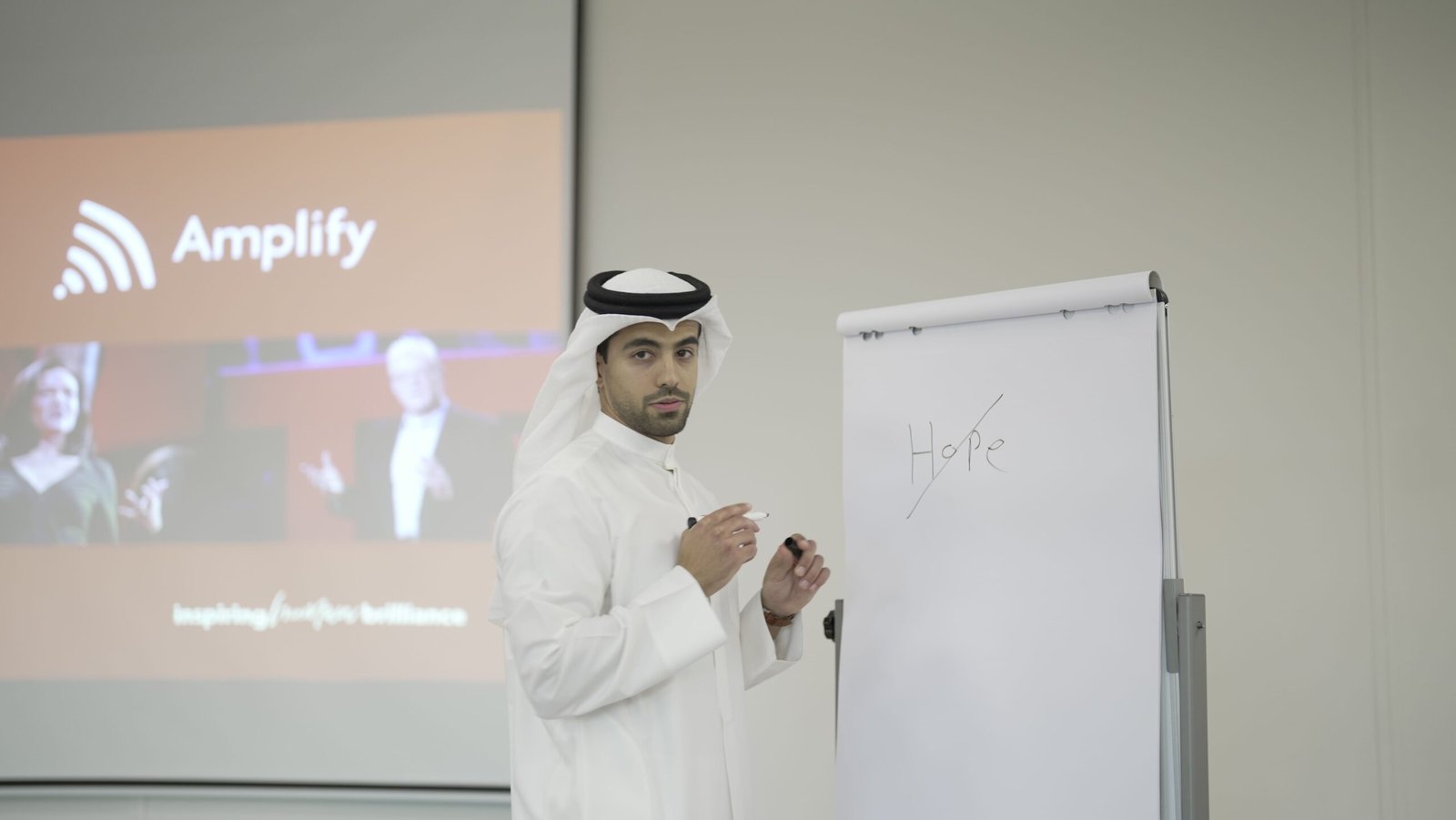 منتسبو برنامج "وثبة "يواصلون رحلتهم القيادية في جامعة إنسياد الفرنسية