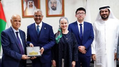 جامعة الشارقة والسفارة الأسترالية تبحثان التعاون الأكاديمي والبحثي