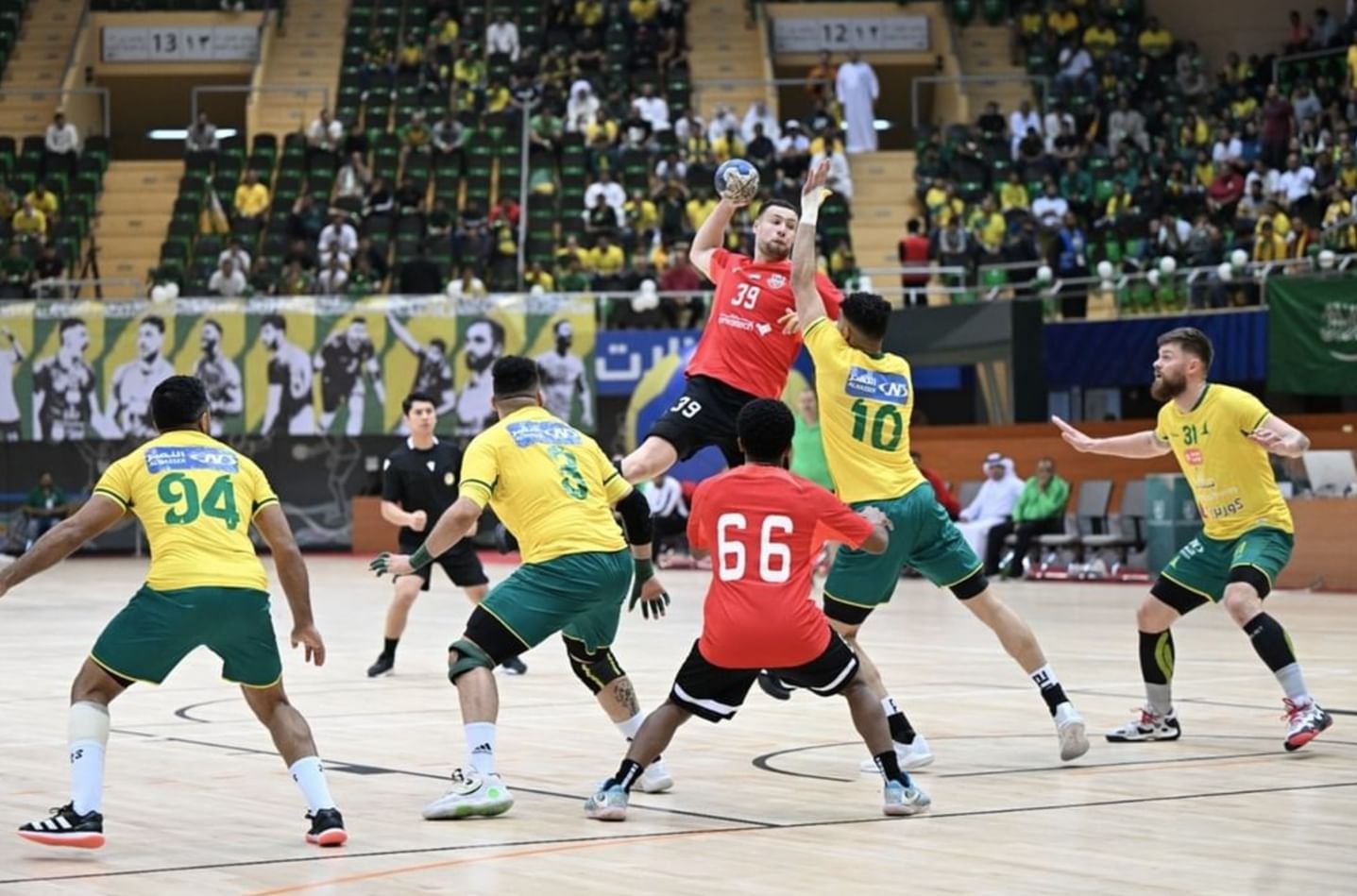 شباب الأهلي والخليج السعودي يتنافسان غداً على كأس سوبر اليد الإماراتي السعودي