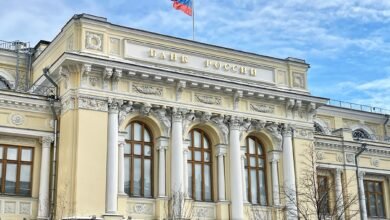 "المركزي الروسي" يخفض سعر صرف الروبل أمام العملات الرئيسة