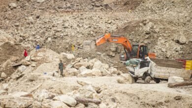 ارتفاع حصيلة ضحايا حادث انهيار محجر في إندونيسيا إلى 14 قتيلا