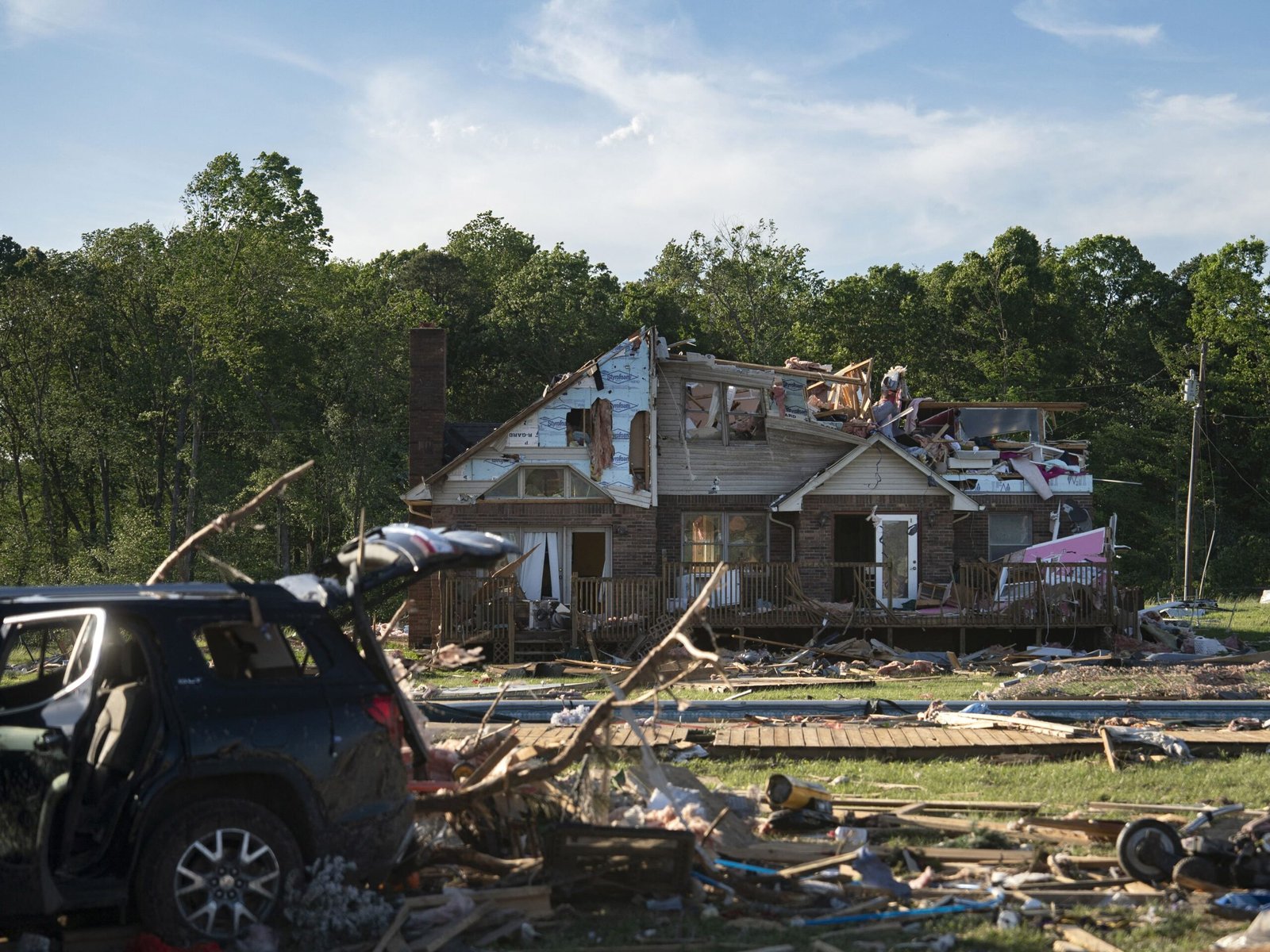 ارتفاع حصيلة ضحايا الأعاصير في الولايات المتحدة إلى 21 قتيلا