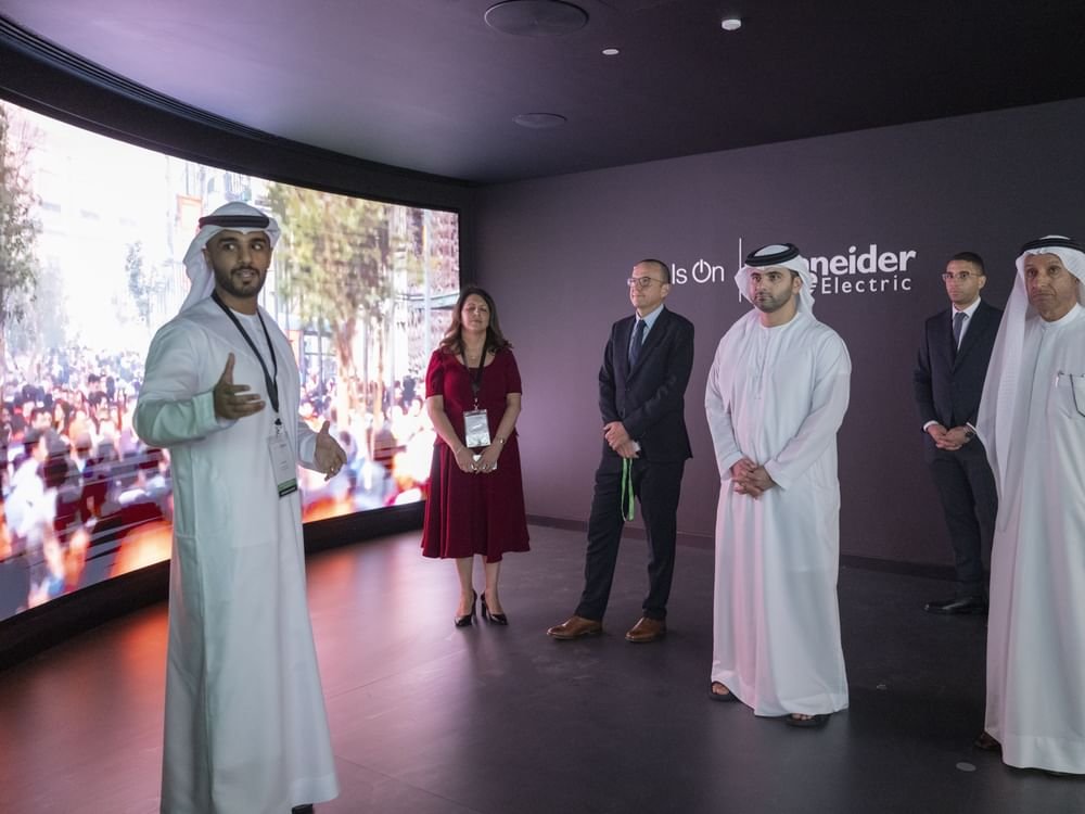 بحضور منصور بن محمد "شنايدر إلكتريك" تطلق مبادرة جديدة بقيمة 100 مليون درهم لتمكّين مواهب المستقبل في دولة الإمارات