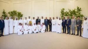 رئيس الدولة يستقبل الفائزين في مسابقات "أمير الشعراء" و"شاعر المليون" و"المنكوس" ولجان تحكيمها